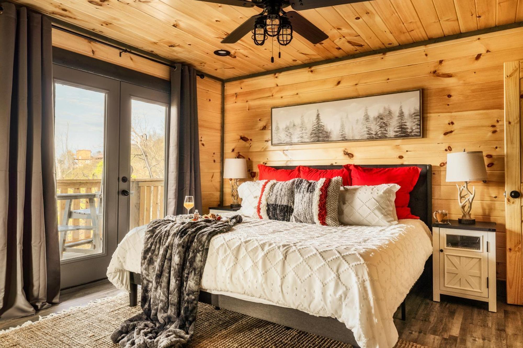 Mountainscape - Brand New Cabin W Views - Hottub - Firetable - Ps5 - Pooltable - 3 Pools 개틀린버그 외부 사진
