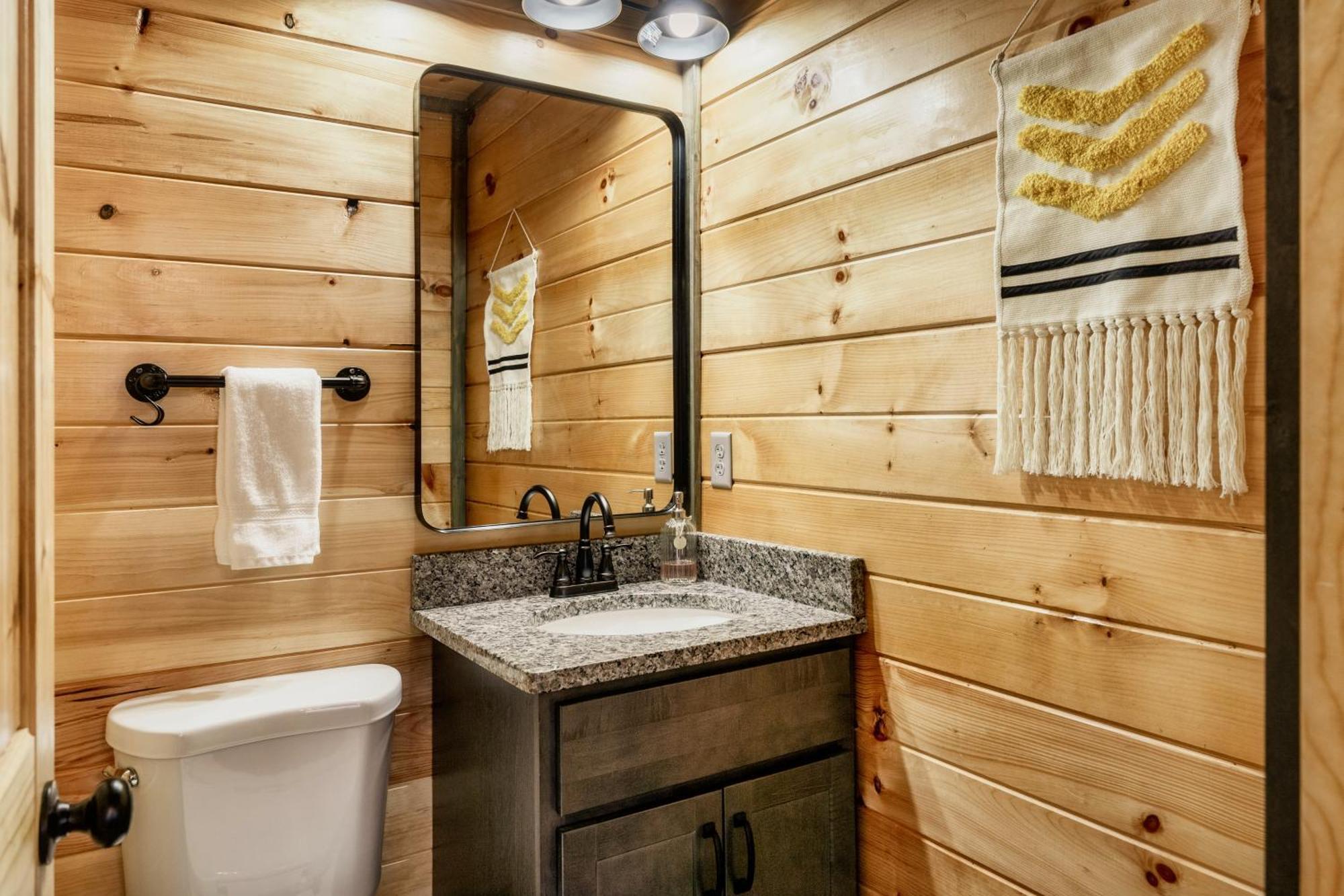 Mountainscape - Brand New Cabin W Views - Hottub - Firetable - Ps5 - Pooltable - 3 Pools 개틀린버그 외부 사진