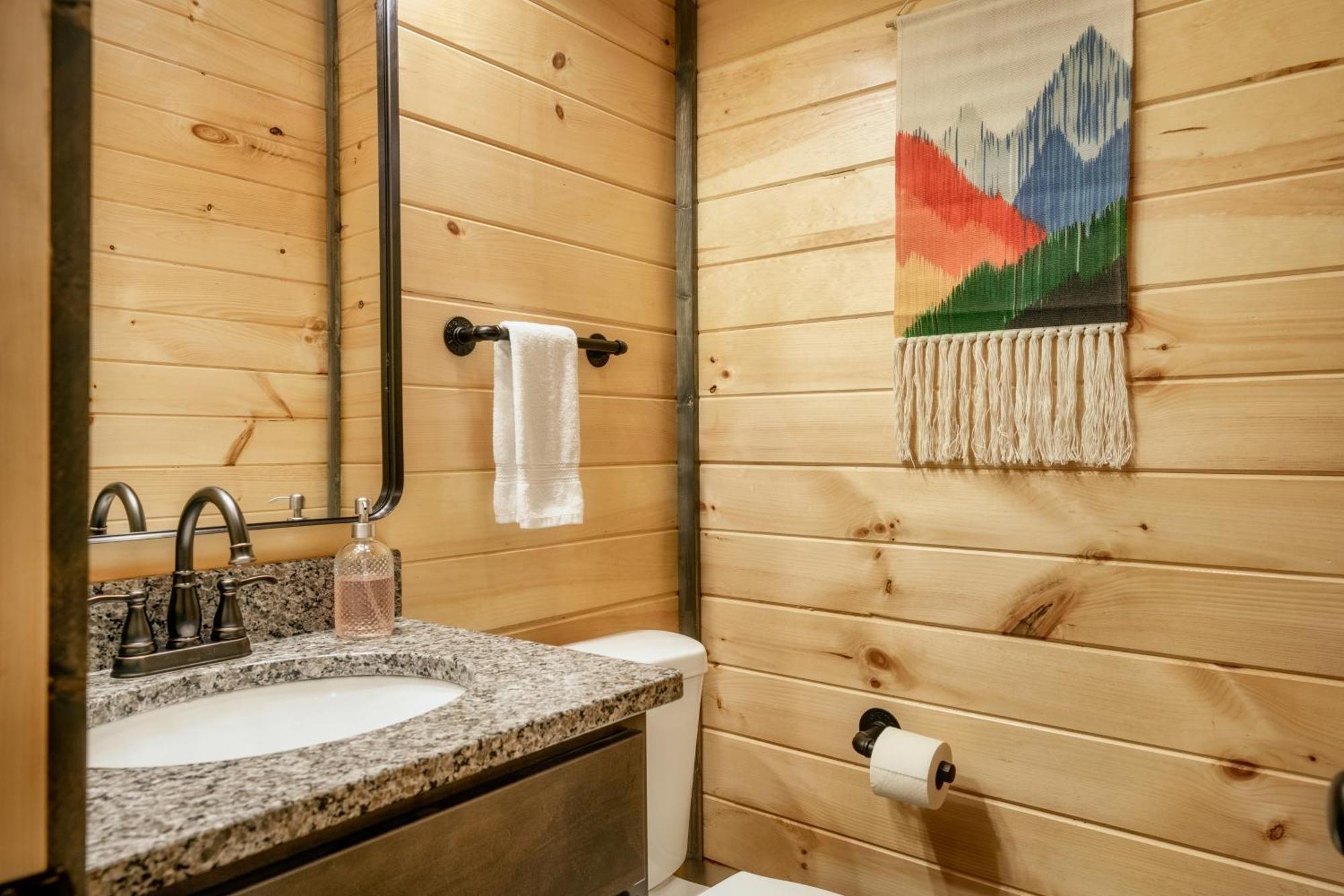 Mountainscape - Brand New Cabin W Views - Hottub - Firetable - Ps5 - Pooltable - 3 Pools 개틀린버그 외부 사진