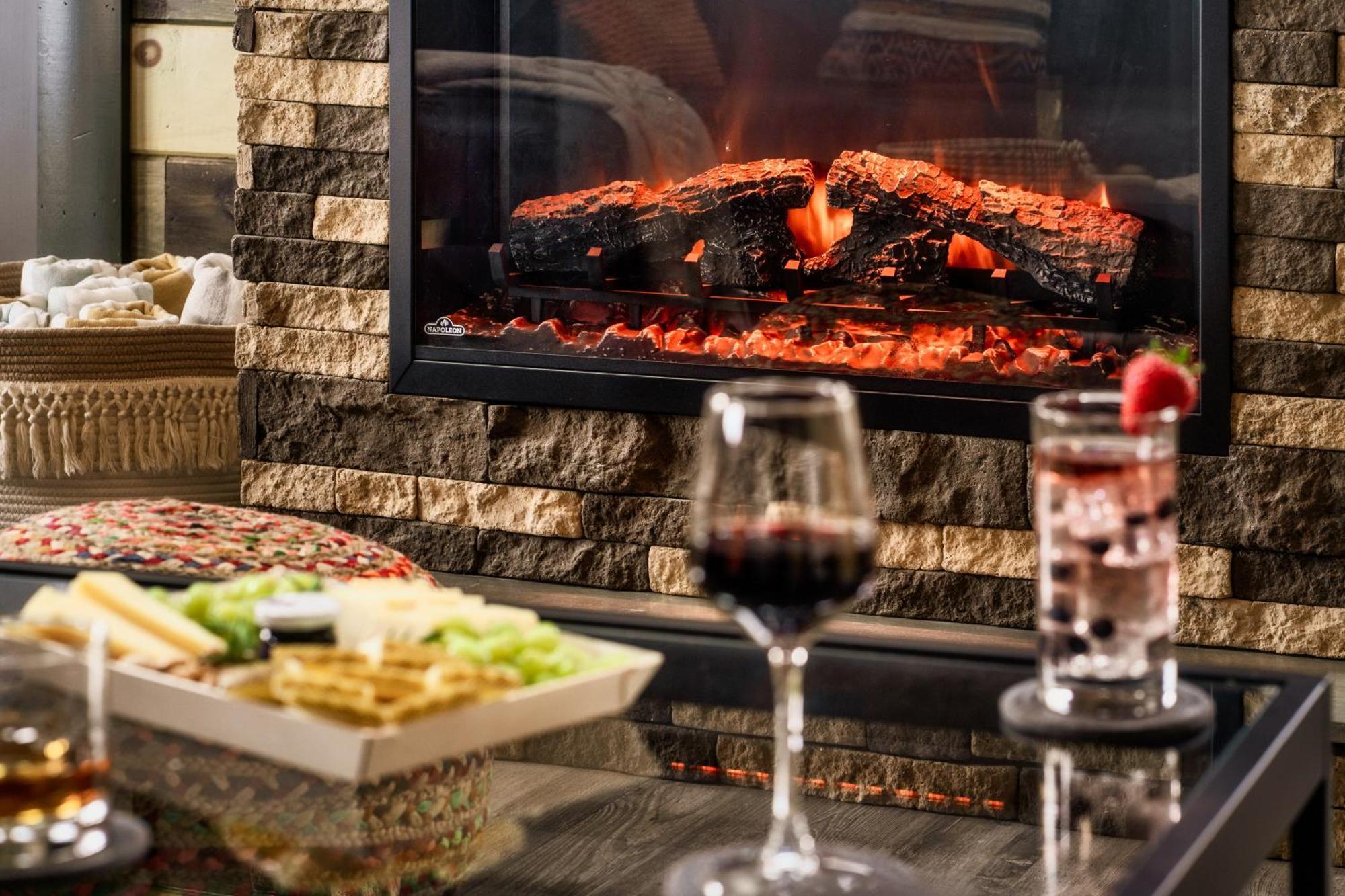Mountainscape - Brand New Cabin W Views - Hottub - Firetable - Ps5 - Pooltable - 3 Pools 개틀린버그 외부 사진
