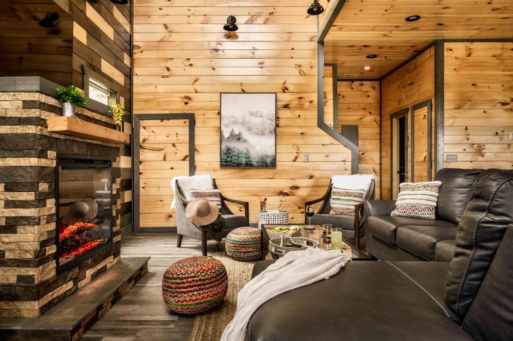 Mountainscape - Brand New Cabin W Views - Hottub - Firetable - Ps5 - Pooltable - 3 Pools 개틀린버그 외부 사진