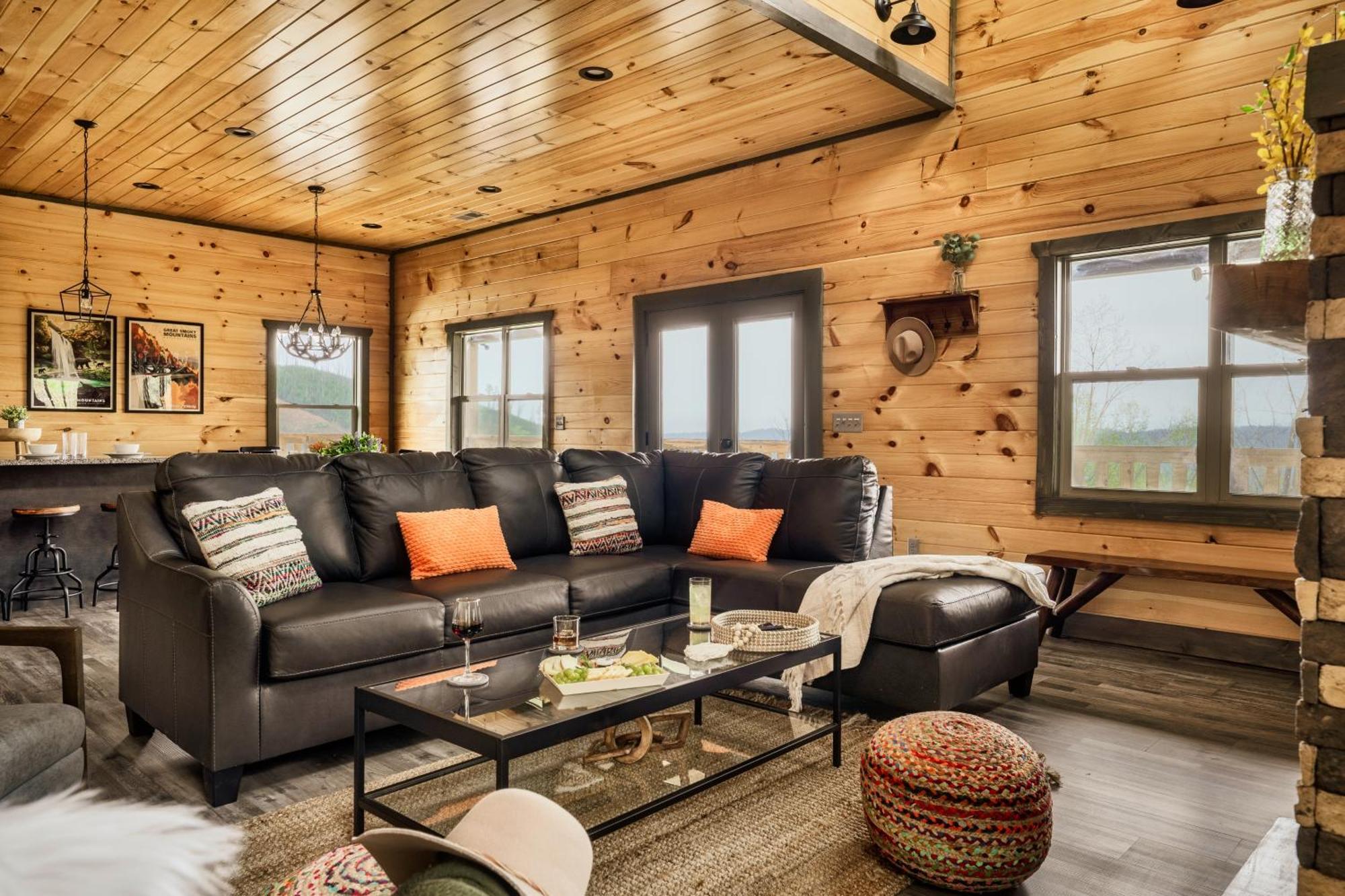 Mountainscape - Brand New Cabin W Views - Hottub - Firetable - Ps5 - Pooltable - 3 Pools 개틀린버그 외부 사진